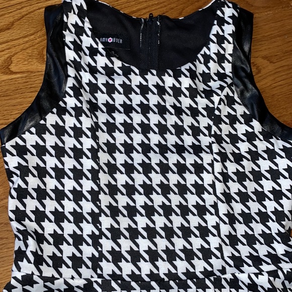 Amy Byer size 16 black and white houndstooth sleeveless dress - Picture 2 of 5